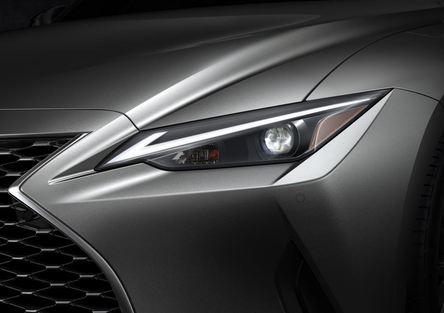 Детали экстерьера Lexus IS300 2020 года  (NA) (фото 6 из 55)